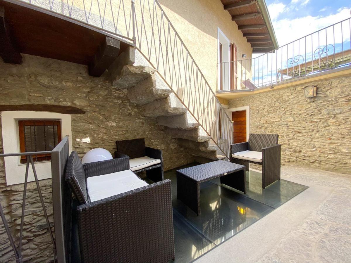 Independent Stone House With Lake View Musso Luaran gambar