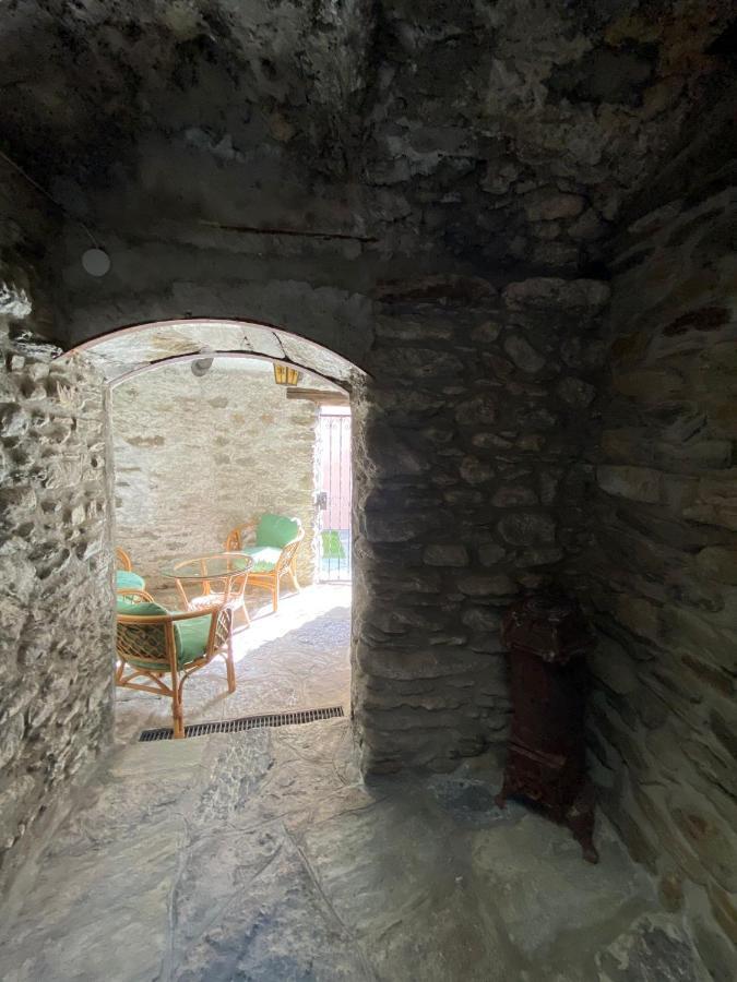 Independent Stone House With Lake View Musso Luaran gambar