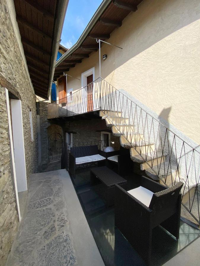 Independent Stone House With Lake View Musso Luaran gambar