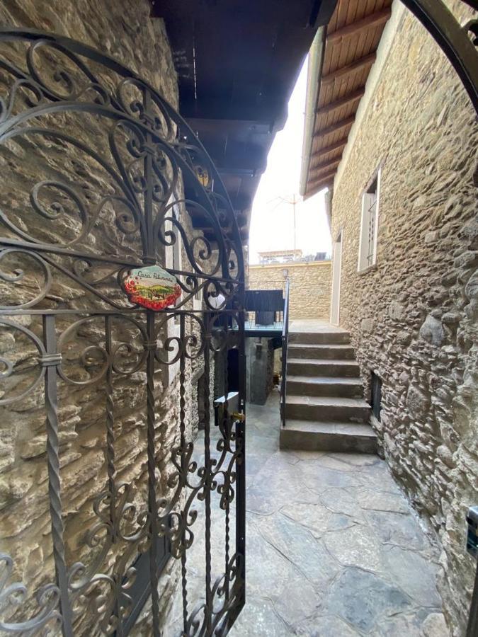 Independent Stone House With Lake View Musso Luaran gambar